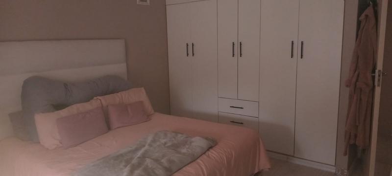 2 Bedroom Property for Sale in Sherwood KwaZulu-Natal