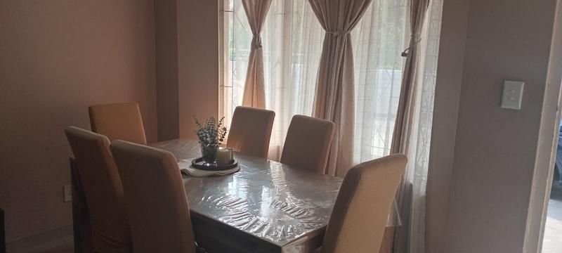 2 Bedroom Property for Sale in Sherwood KwaZulu-Natal