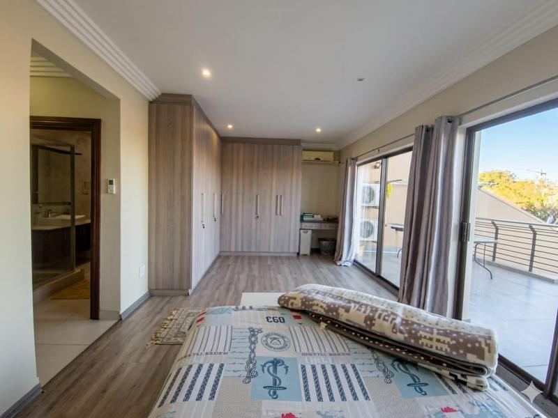 To Let 5 Bedroom Property for Rent in Umhlanga Rocks KwaZulu-Natal