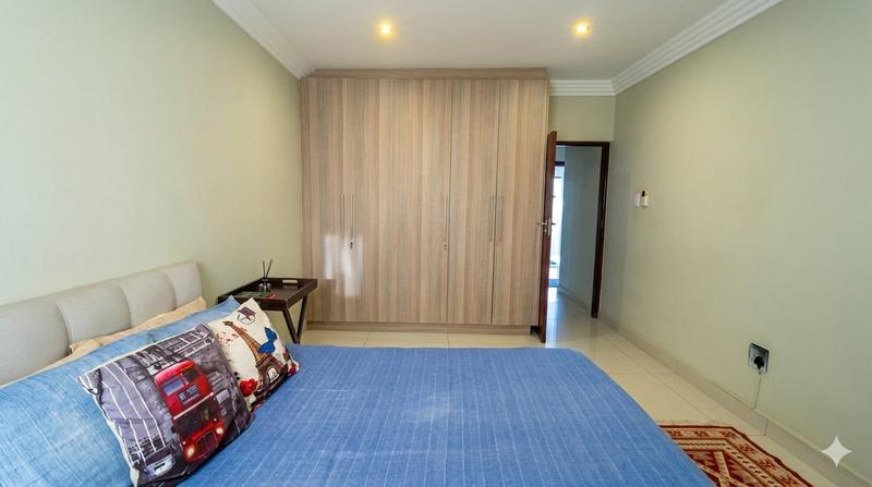 To Let 5 Bedroom Property for Rent in Umhlanga Rocks KwaZulu-Natal