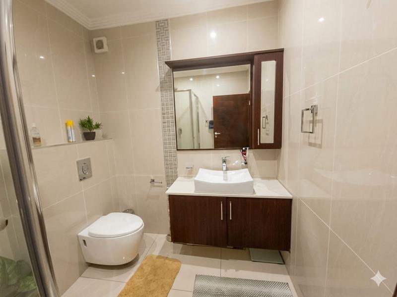 To Let 5 Bedroom Property for Rent in Umhlanga Rocks KwaZulu-Natal