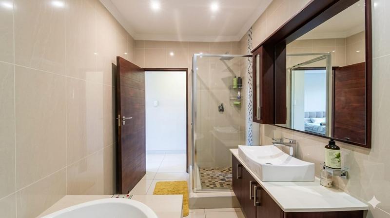 To Let 5 Bedroom Property for Rent in Umhlanga Rocks KwaZulu-Natal
