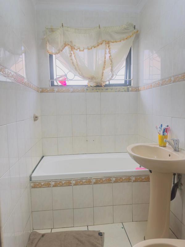 4 Bedroom Property for Sale in Newlands West KwaZulu-Natal