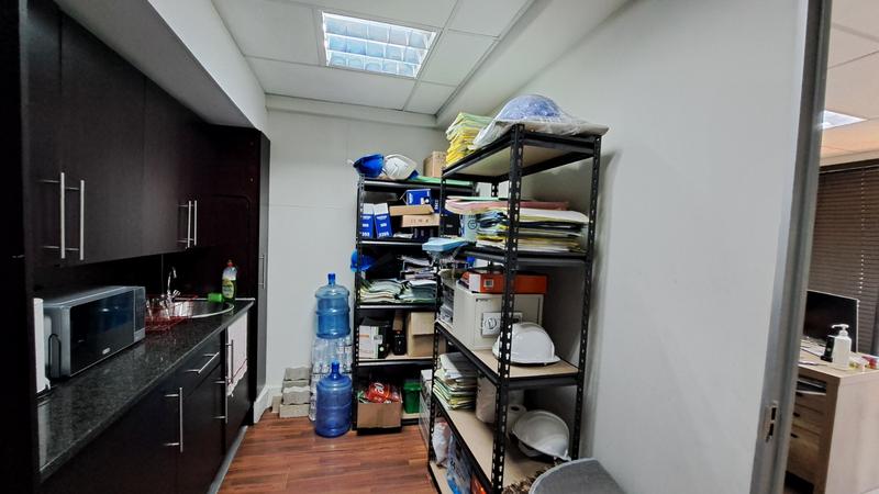 To Let Commercial Property for Rent in Essenwood KwaZulu-Natal