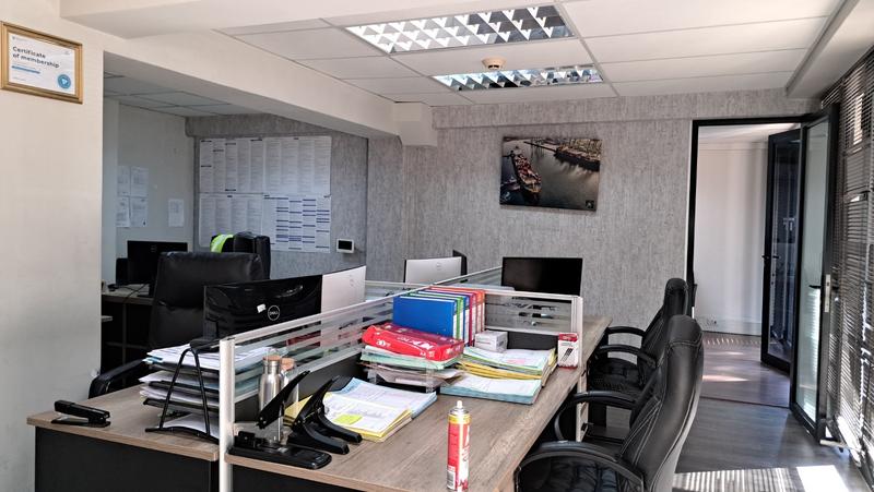 To Let Commercial Property for Rent in Essenwood KwaZulu-Natal