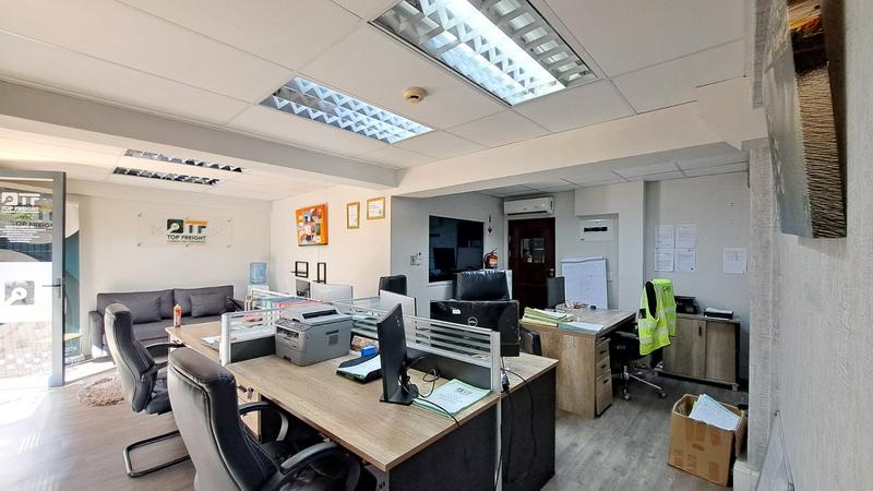 To Let Commercial Property for Rent in Essenwood KwaZulu-Natal