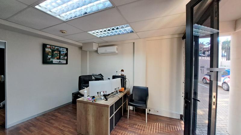 To Let Commercial Property for Rent in Essenwood KwaZulu-Natal
