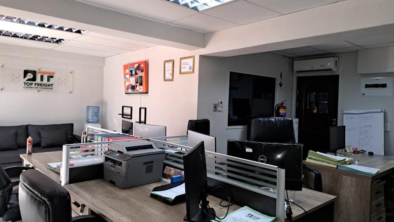 To Let Commercial Property for Rent in Essenwood KwaZulu-Natal