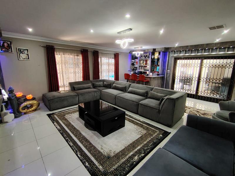 5 Bedroom Property for Sale in La Lucia KwaZulu-Natal