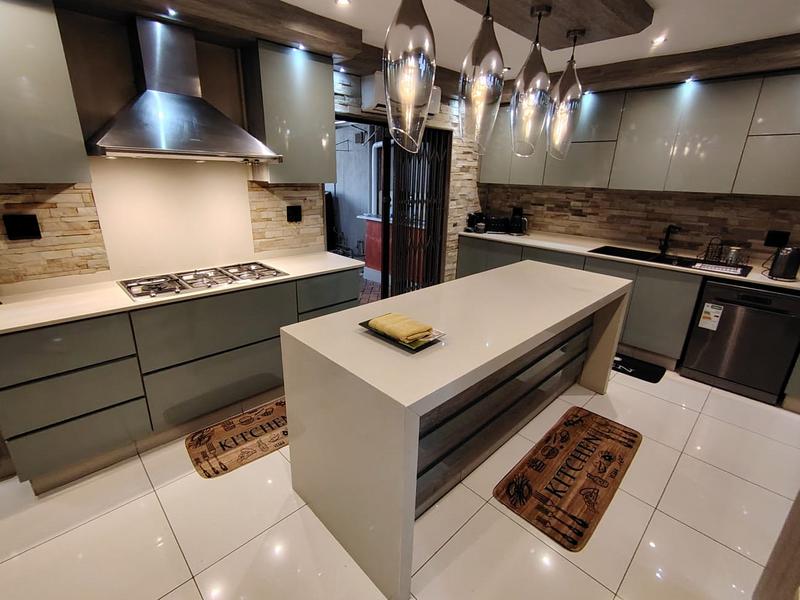 5 Bedroom Property for Sale in La Lucia KwaZulu-Natal
