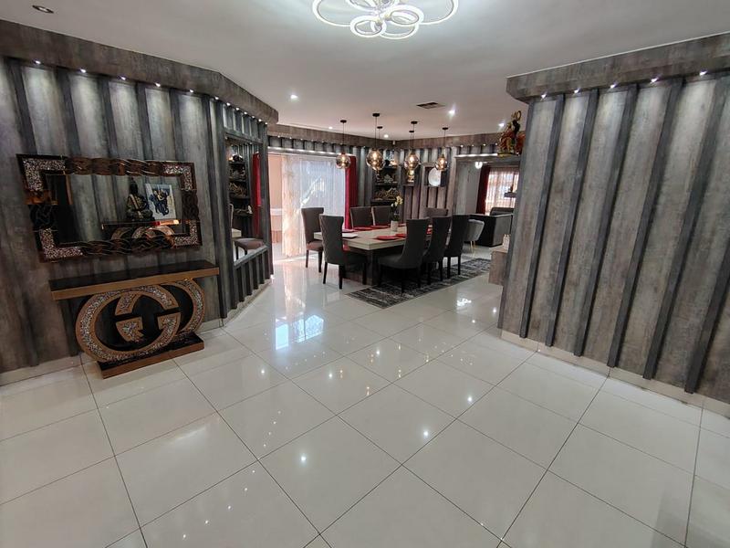 5 Bedroom Property for Sale in La Lucia KwaZulu-Natal
