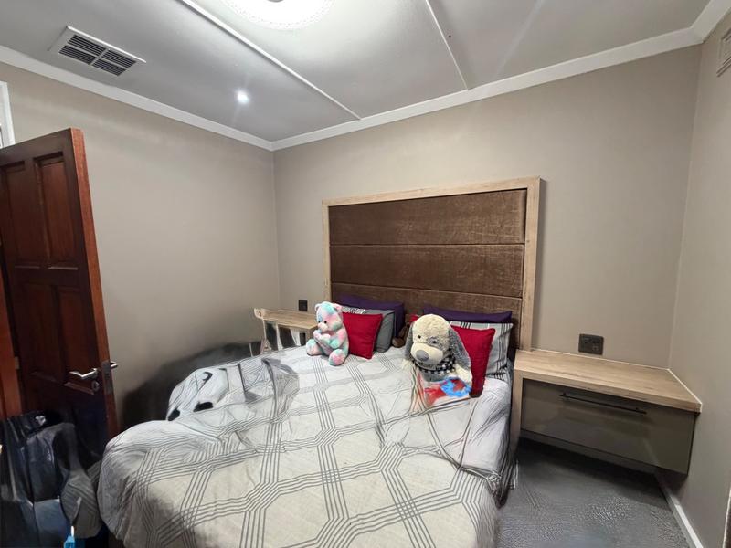 5 Bedroom Property for Sale in La Lucia KwaZulu-Natal