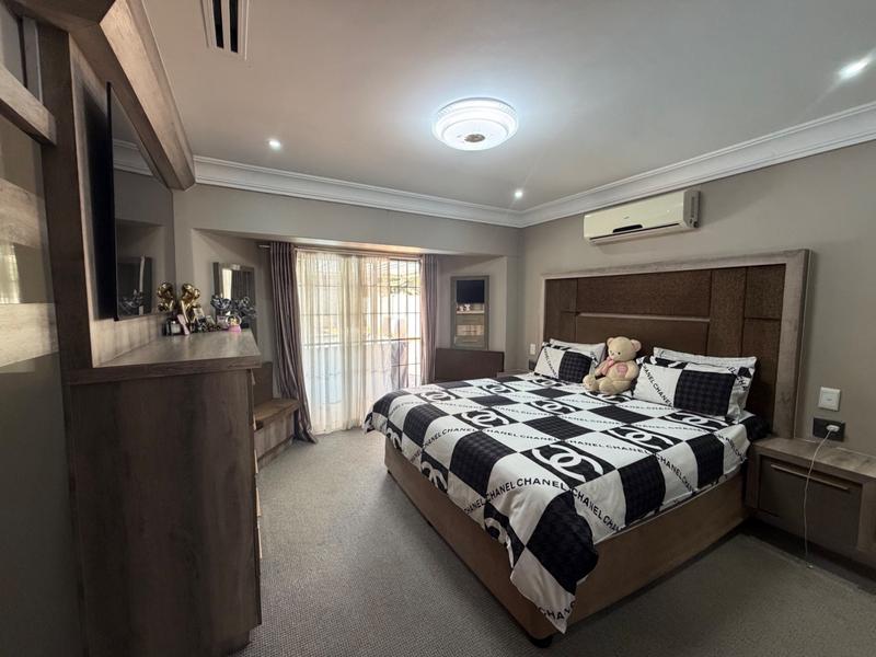 5 Bedroom Property for Sale in La Lucia KwaZulu-Natal
