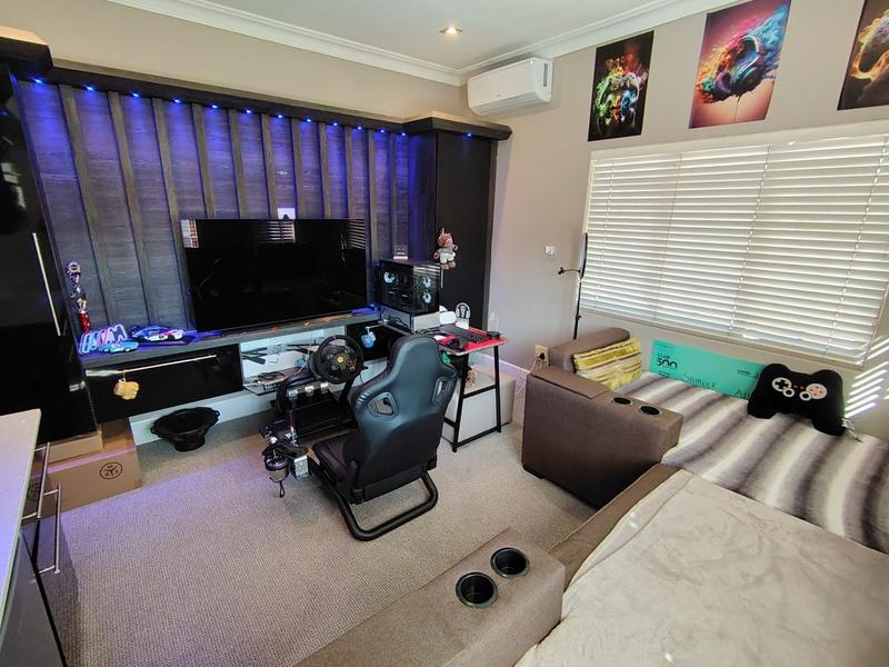 5 Bedroom Property for Sale in La Lucia KwaZulu-Natal