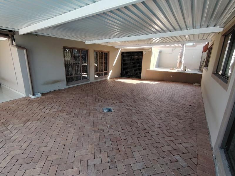 5 Bedroom Property for Sale in La Lucia KwaZulu-Natal