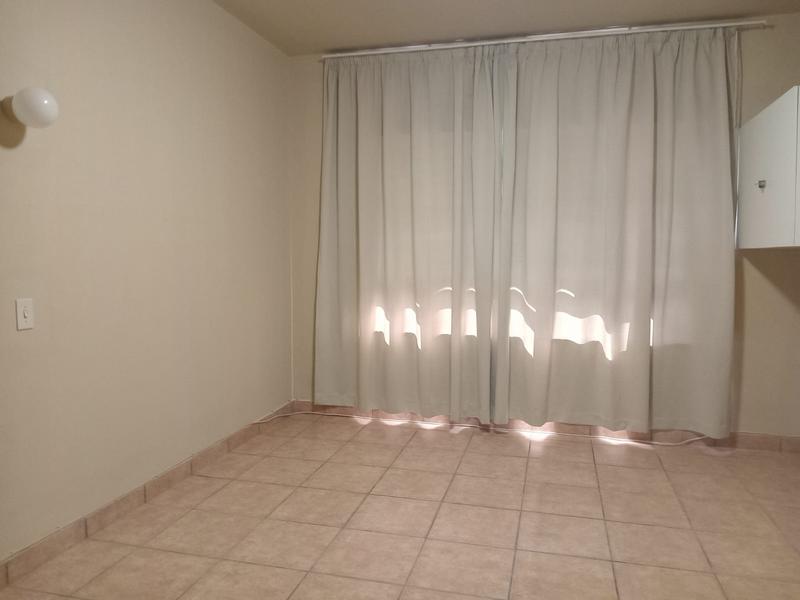 To Let 2 Bedroom Property for Rent in Margate KwaZulu-Natal