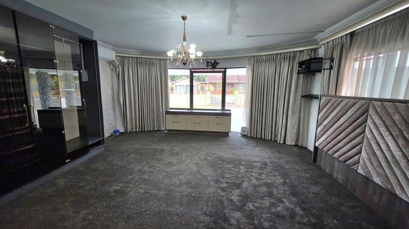 5 Bedroom Property for Sale in Malvern KwaZulu-Natal
