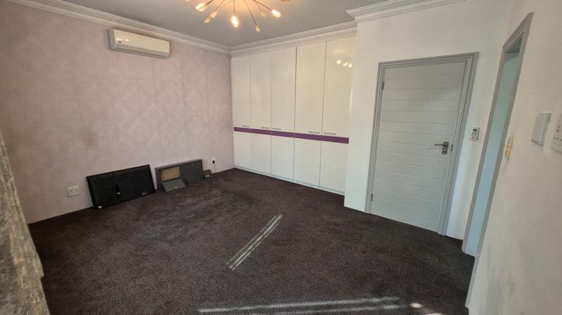 5 Bedroom Property for Sale in Malvern KwaZulu-Natal