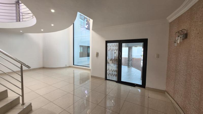 5 Bedroom Property for Sale in Malvern KwaZulu-Natal