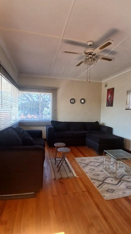 5 Bedroom Property for Sale in Montclair KwaZulu-Natal