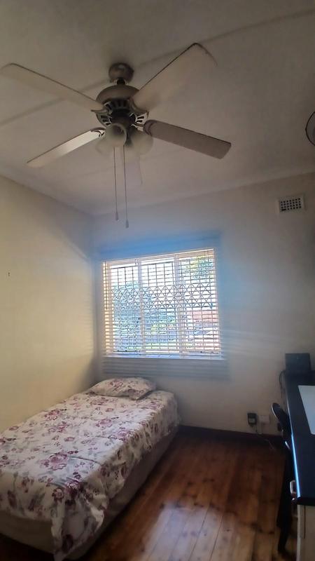 5 Bedroom Property for Sale in Montclair KwaZulu-Natal