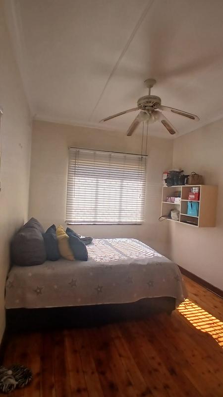 5 Bedroom Property for Sale in Montclair KwaZulu-Natal