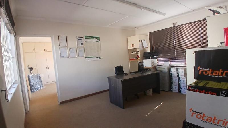 5 Bedroom Property for Sale in Montclair KwaZulu-Natal