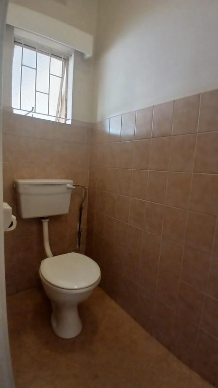 5 Bedroom Property for Sale in Montclair KwaZulu-Natal