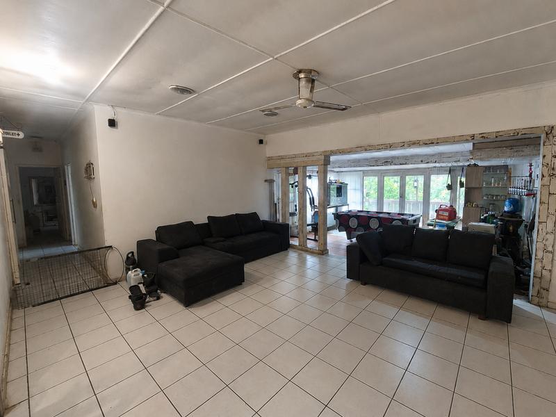 3 Bedroom Property for Sale in Uvongo KwaZulu-Natal
