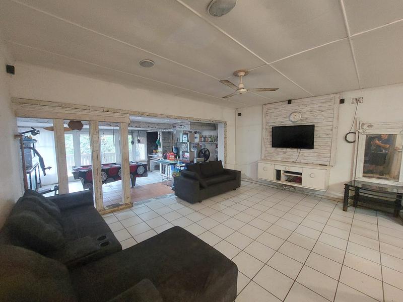 3 Bedroom Property for Sale in Uvongo KwaZulu-Natal
