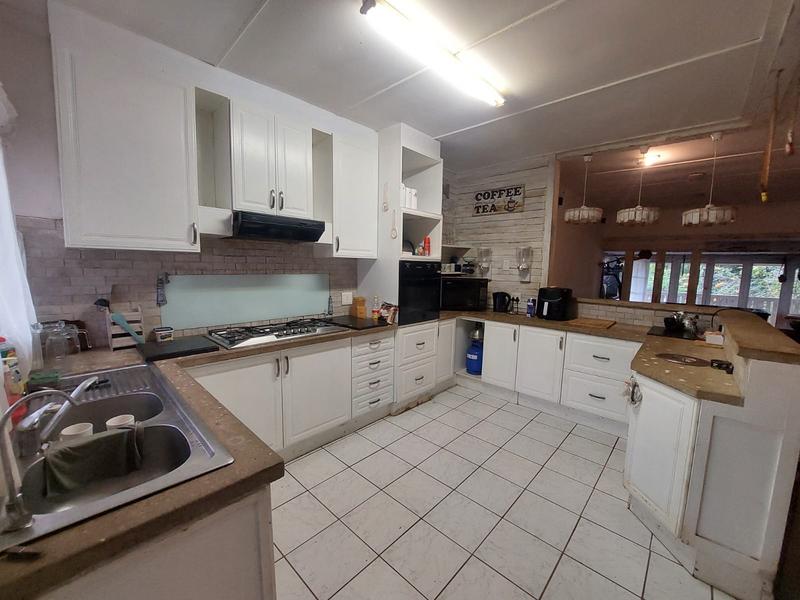 3 Bedroom Property for Sale in Uvongo KwaZulu-Natal