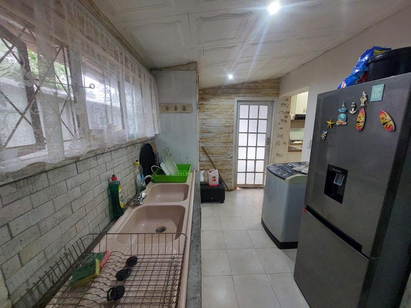 3 Bedroom Property for Sale in Uvongo KwaZulu-Natal