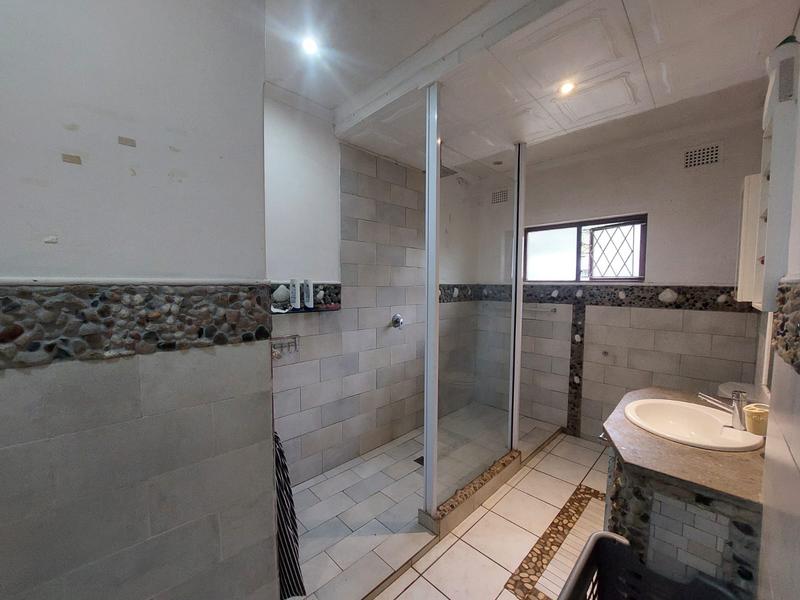3 Bedroom Property for Sale in Uvongo KwaZulu-Natal