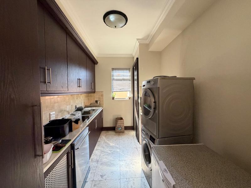 5 Bedroom Property for Sale in Umhlanga KwaZulu-Natal