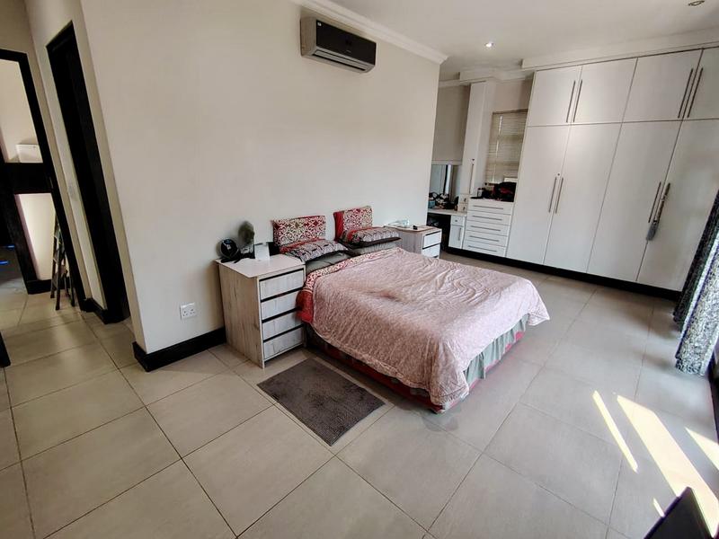 5 Bedroom Property for Sale in Umhlanga KwaZulu-Natal