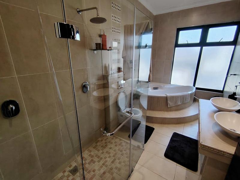 5 Bedroom Property for Sale in Umhlanga KwaZulu-Natal