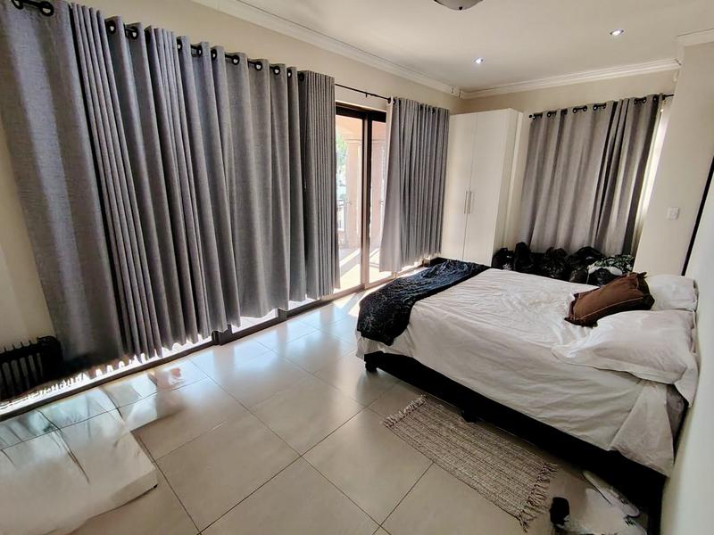 5 Bedroom Property for Sale in Umhlanga KwaZulu-Natal