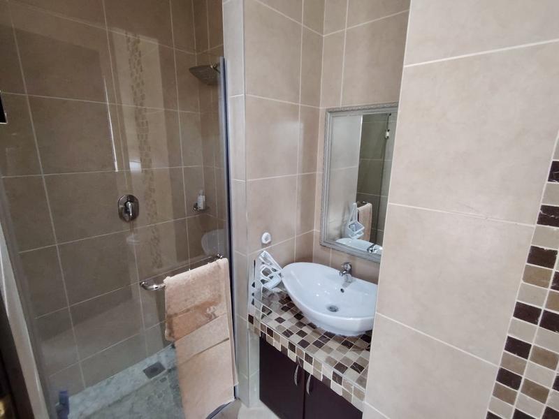 5 Bedroom Property for Sale in Umhlanga KwaZulu-Natal