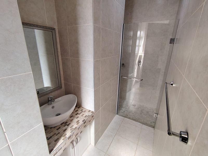 5 Bedroom Property for Sale in Umhlanga KwaZulu-Natal