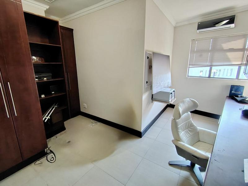 5 Bedroom Property for Sale in Umhlanga KwaZulu-Natal