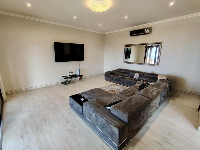5 Bedroom Property for Sale in Umhlanga KwaZulu-Natal
