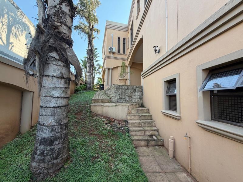 5 Bedroom Property for Sale in Umhlanga KwaZulu-Natal