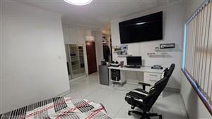 5 Bedroom Property for Sale in Lincoln Meade KwaZulu-Natal