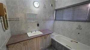 5 Bedroom Property for Sale in Lincoln Meade KwaZulu-Natal