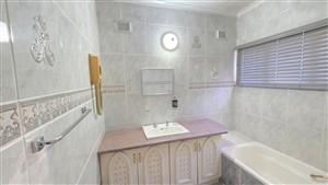 5 Bedroom Property for Sale in Lincoln Meade KwaZulu-Natal
