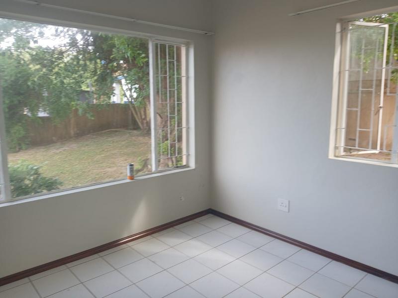 To Let 2 Bedroom Property for Rent in St Michaels On Sea KwaZulu-Natal