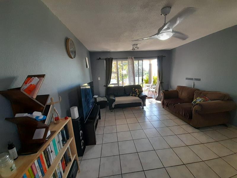 2 Bedroom Property for Sale in Uvongo Beach KwaZulu-Natal