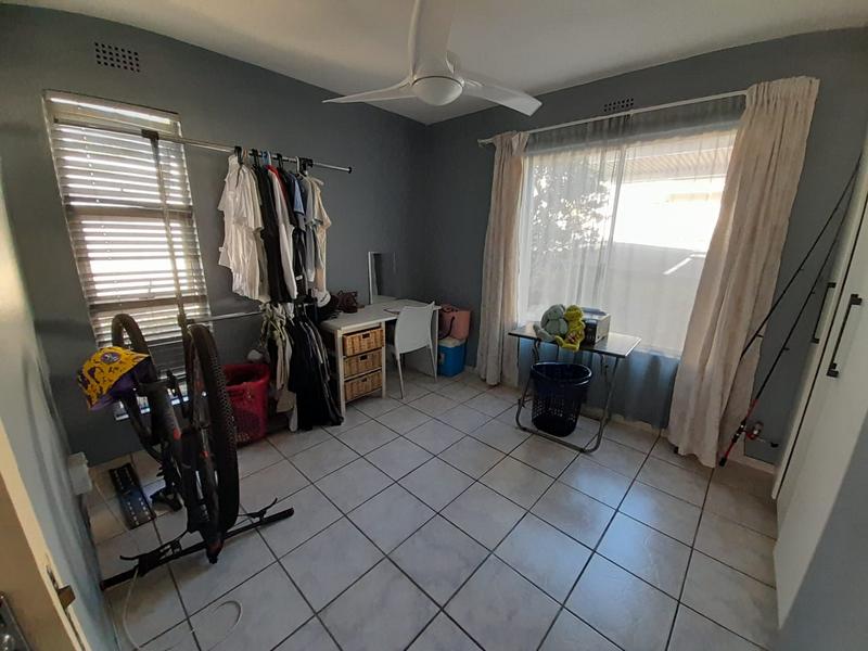 2 Bedroom Property for Sale in Uvongo Beach KwaZulu-Natal