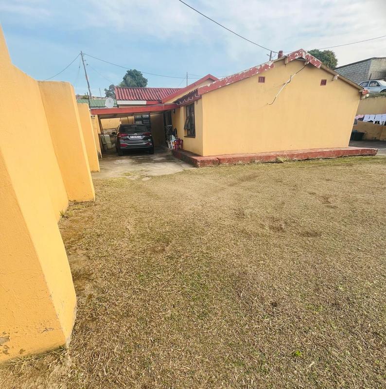 4 Bedroom Property for Sale in Umlazi KwaZulu-Natal