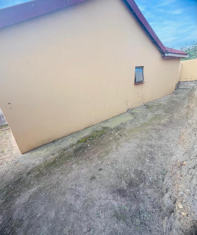 4 Bedroom Property for Sale in Umlazi KwaZulu-Natal